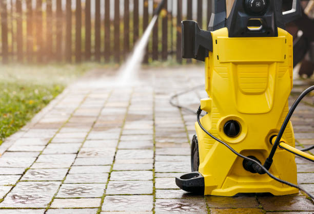 Best Gutter Cleaning  in Hughson, CA
